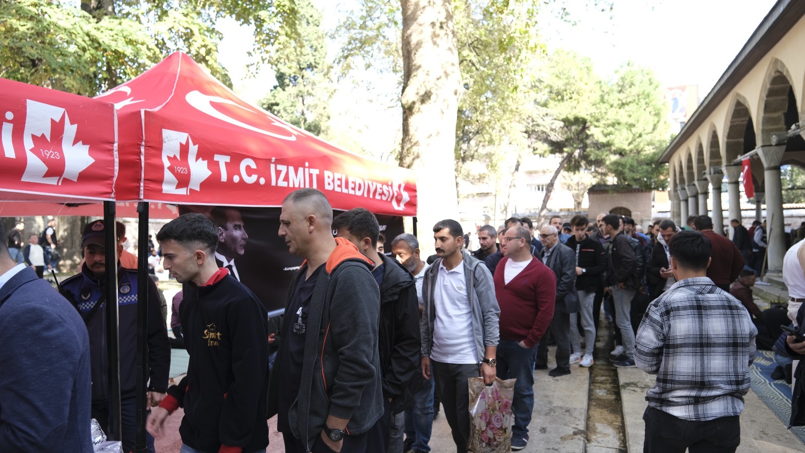 İzmit Belediyesi, Atatürk’ün en sevdiği yemekleri İzmit halkına ikram etti (5)