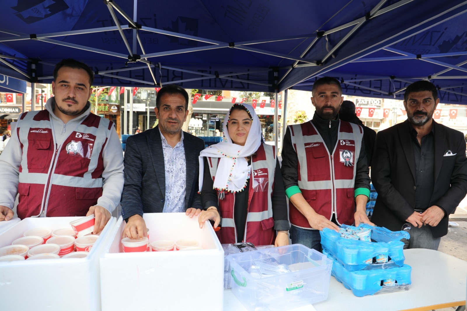İzmit Belediyesi, Atatürk’ün en sevdiği yemekleri İzmit halkına ikram etti (7)