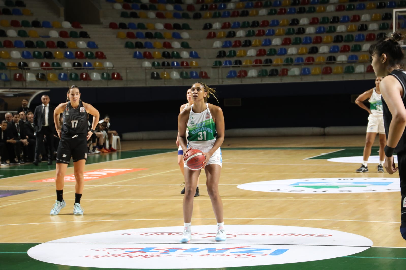 İzmit’in Perileri Beşiktaş’ı devirdi 69-60 (10)