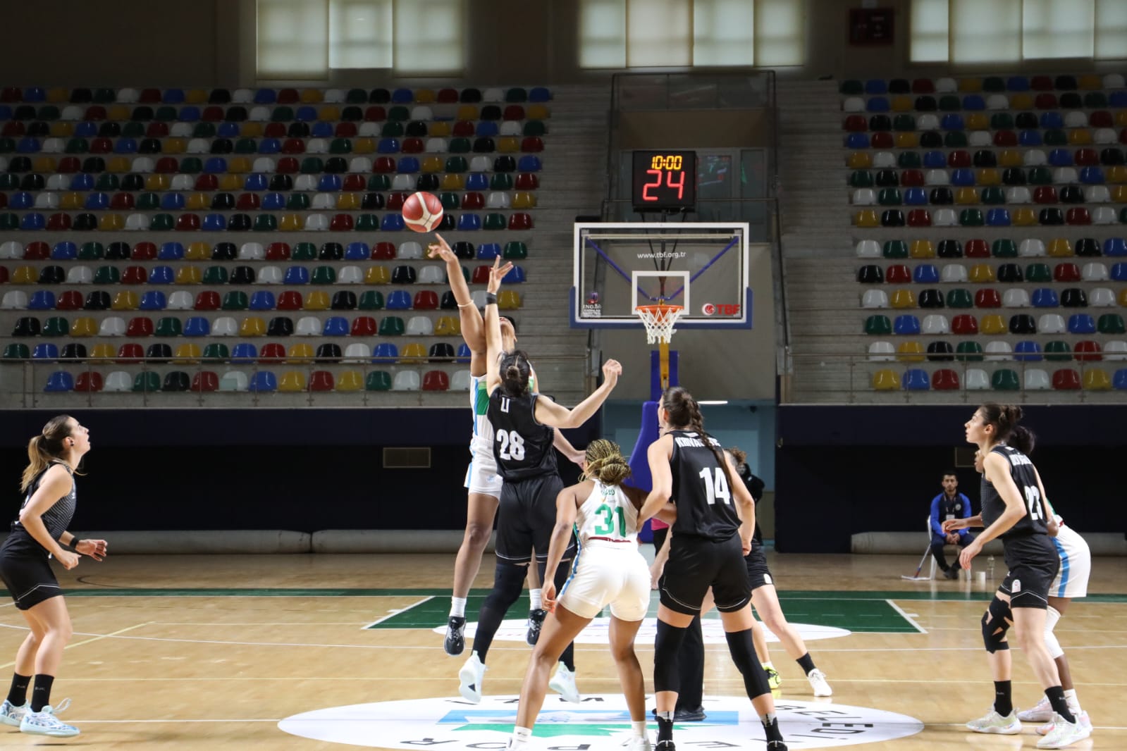 İzmit’in Perileri Beşiktaş’ı devirdi 69-60 (13)