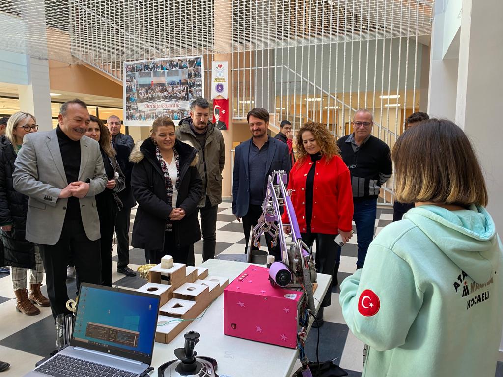 Atatürk Mesleki ve Teknik Anadolu Lisesi (1)