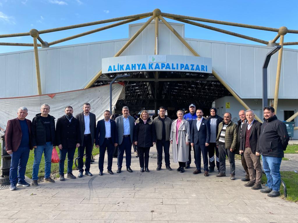 Başkan Hürriyet, Alikahya pazarını ziyaret ederek esnafı dinledi (3)