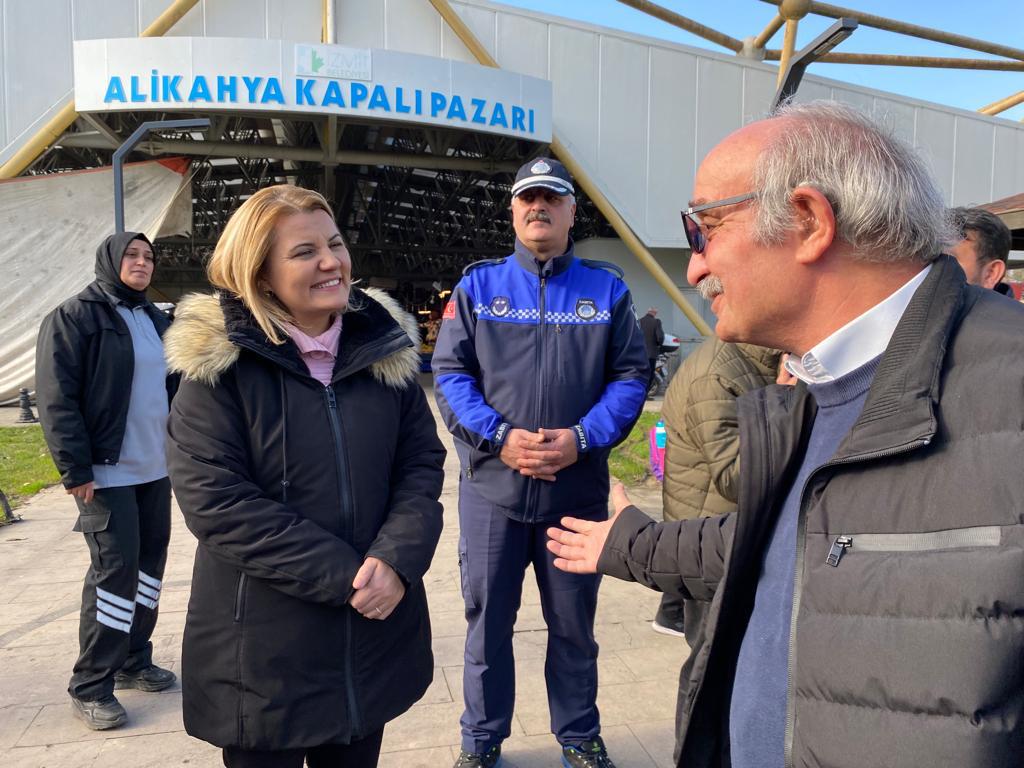 Başkan Hürriyet, Alikahya pazarını ziyaret ederek esnafı dinledi (7)