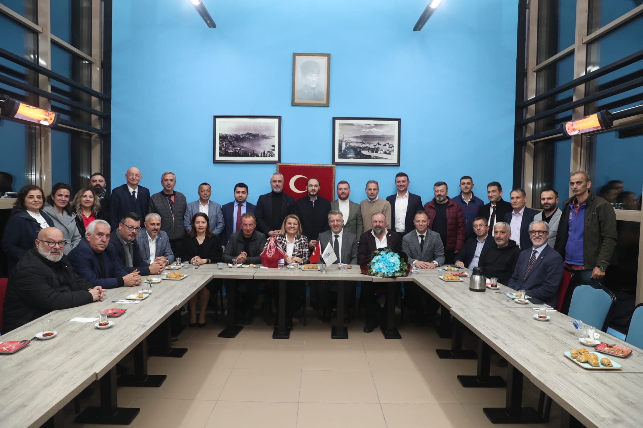Başkan Hürriyet, Kocaeli Trabzonlular Derneğini ziyaret etti (1)