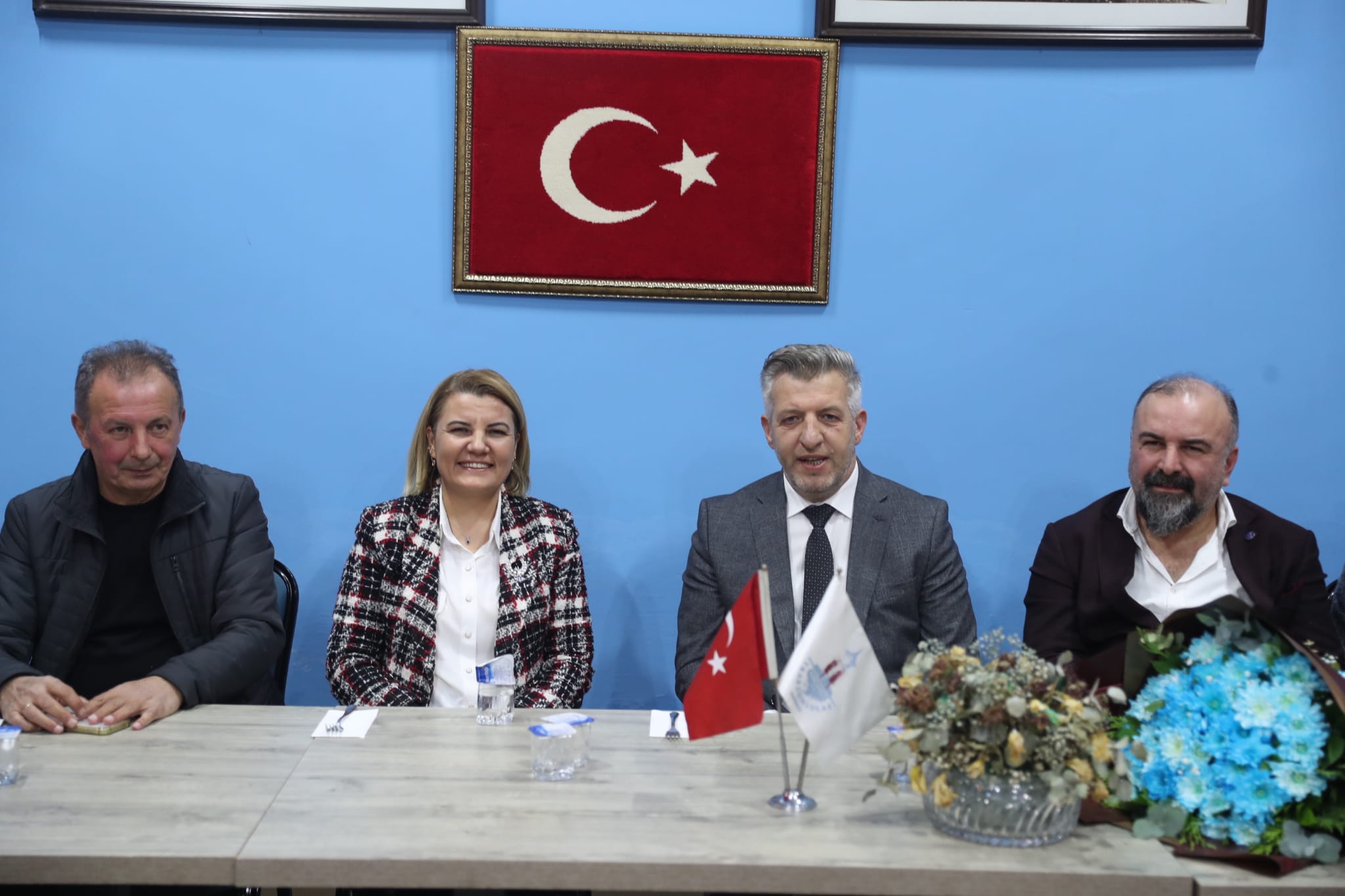 Başkan Hürriyet, Kocaeli Trabzonlular Derneğini ziyaret etti (2)