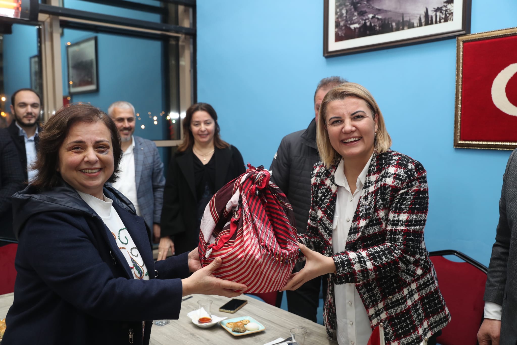 Başkan Hürriyet, Kocaeli Trabzonlular Derneğini ziyaret etti (6)