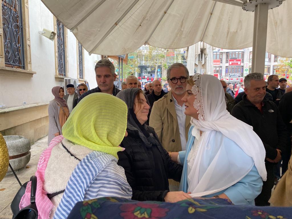 Baskan Hürriyet, Ok ailesinin acili gününde yaninda oldu (3)