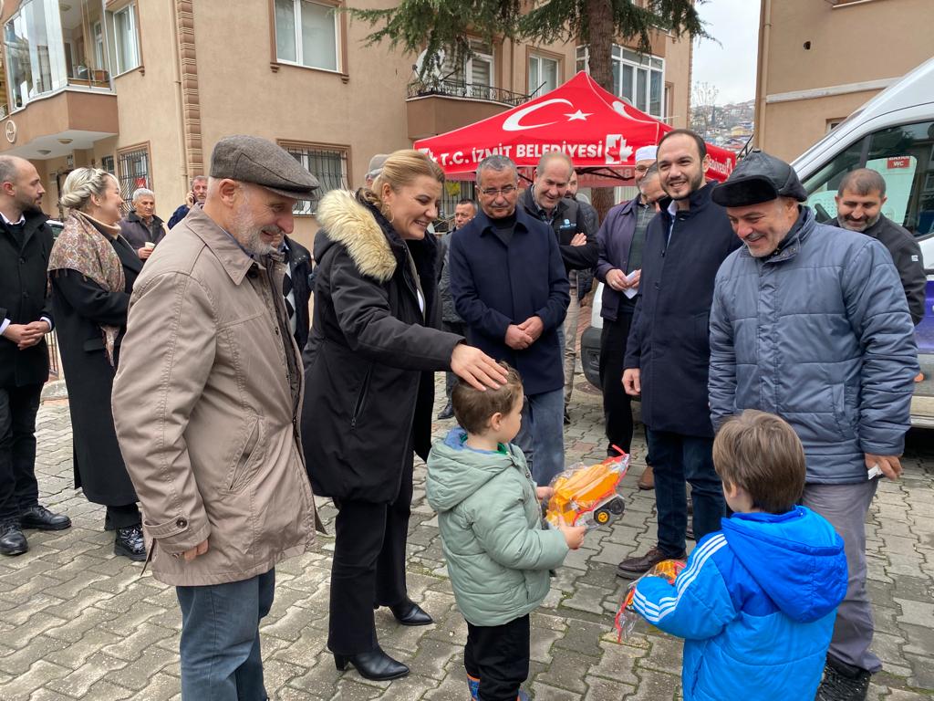 Başkan Hürriyet, Rahmet Camii cemaatiyle bir araya geldi (4)