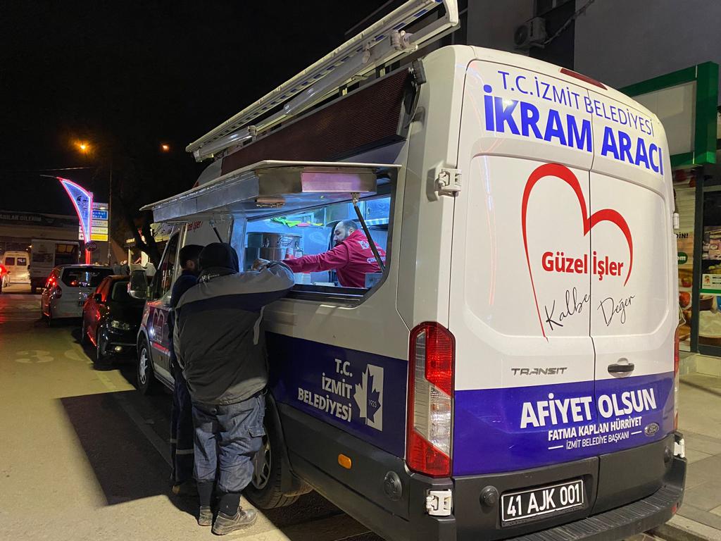 Başkan Hürriyet, güne Alikahya'da işçileri ziyaret ederek başladı (17)