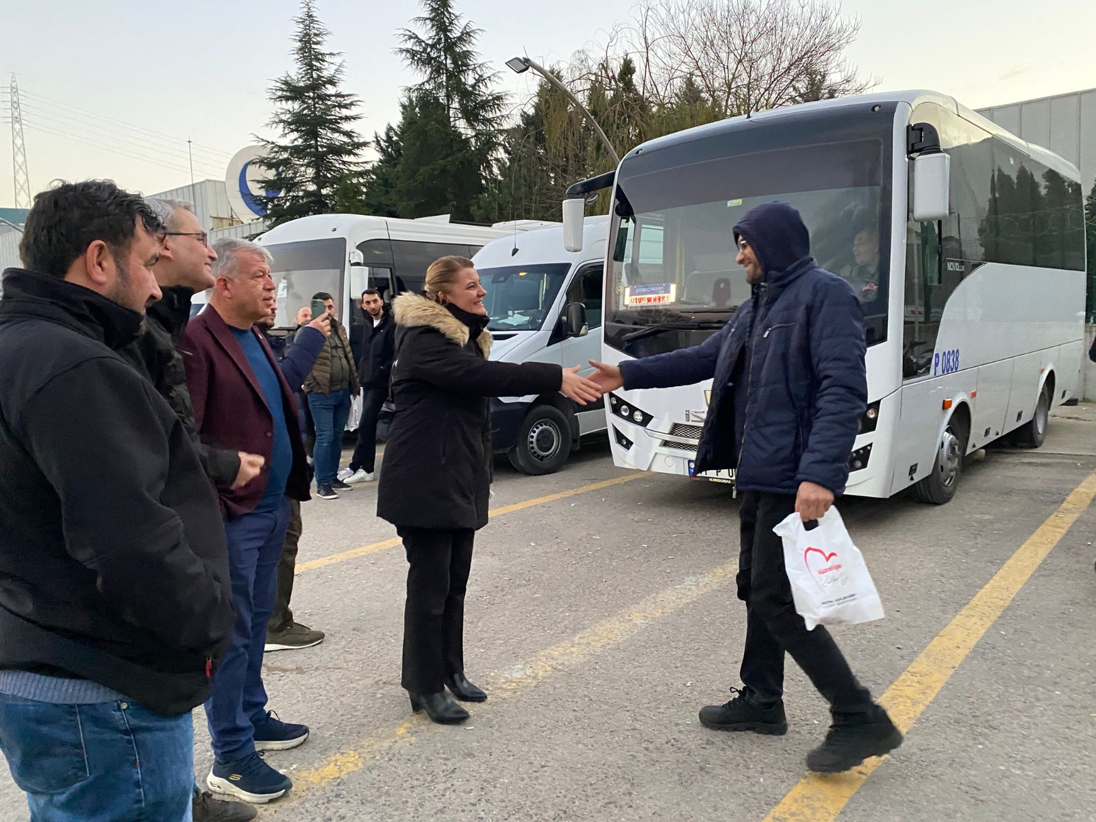 Başkan Hürriyet, güne Alikahya'da işçileri ziyaret ederek başladı (6)