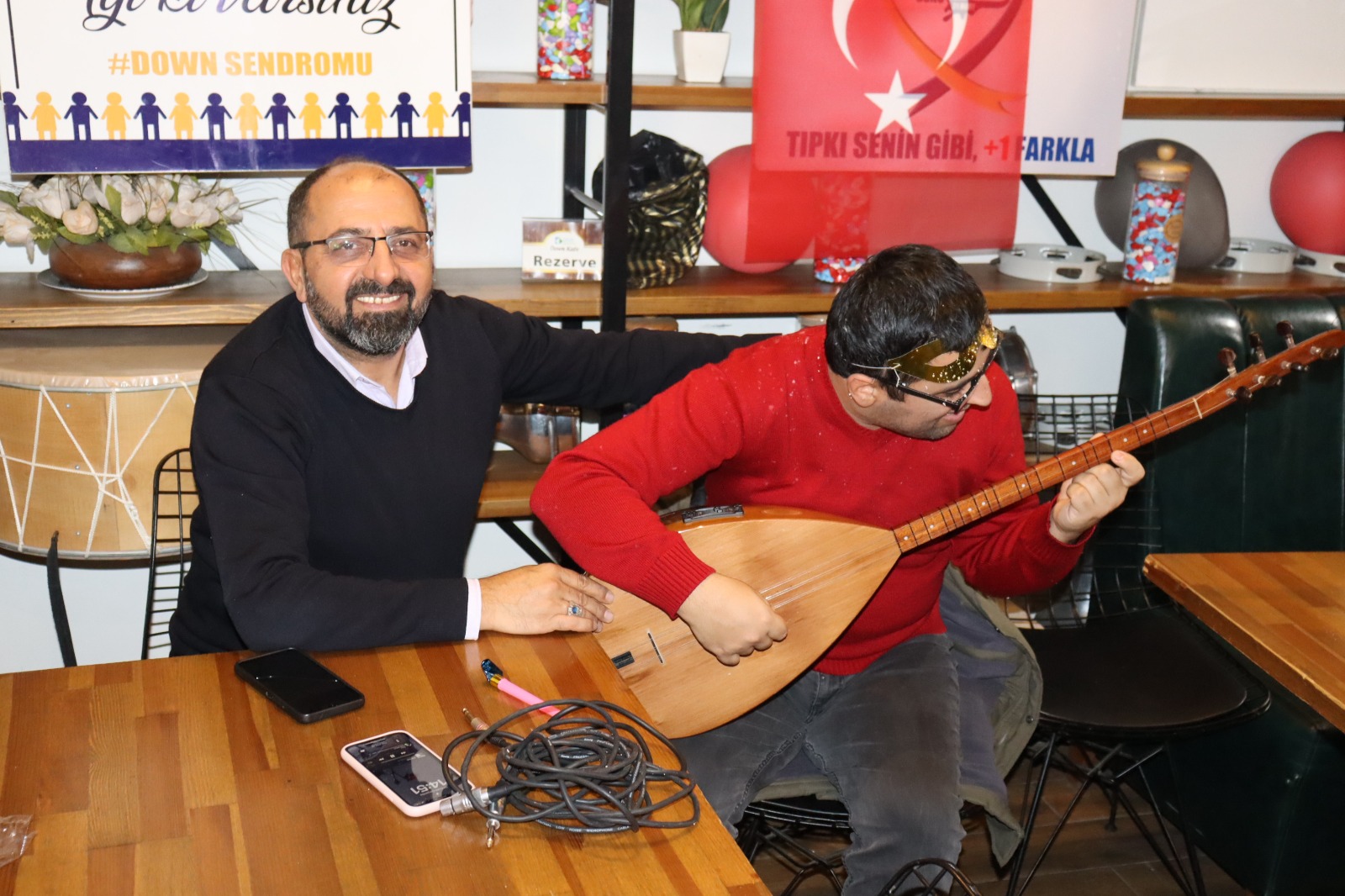 Down Kafe’den faydalanan özel çocuklar yeni yıl partisi ile 2024’e ‘merhaba’ dedi (7)