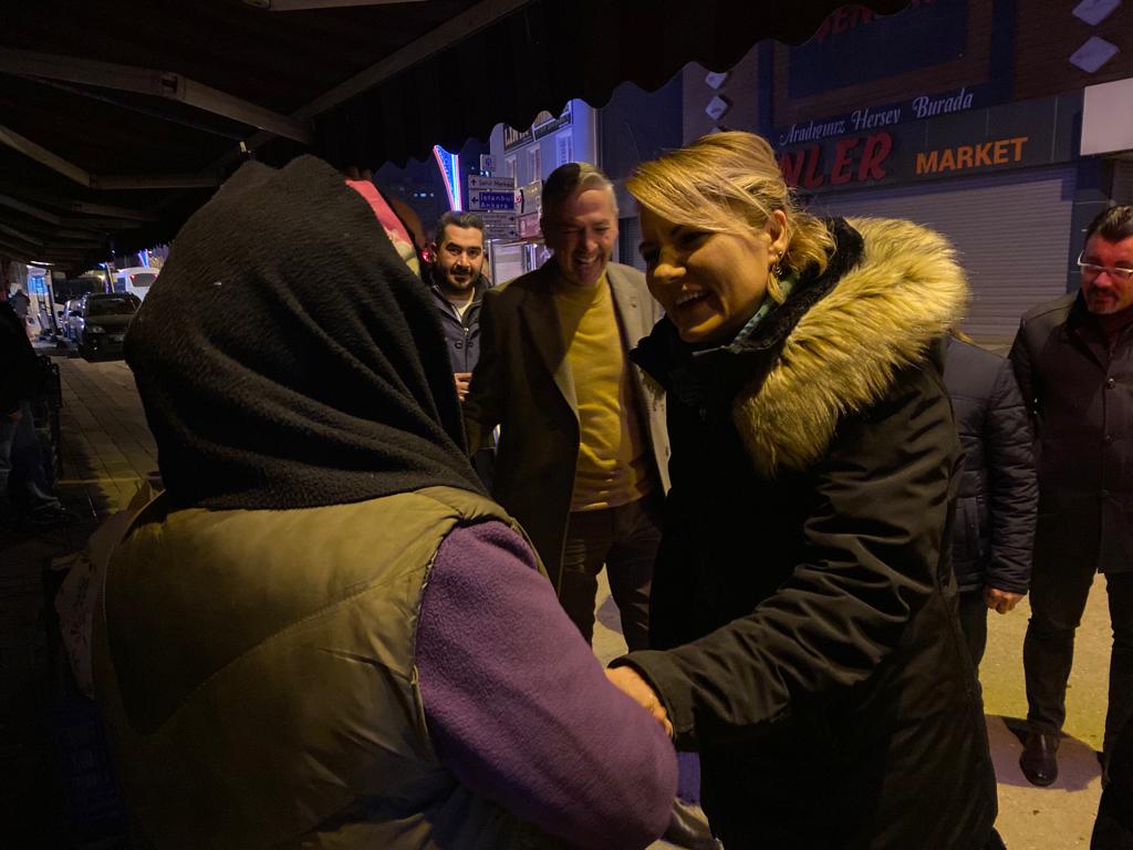 Hürriyet, bu kez Yeşilova’da servis bekleyen emekçilerle buluştu (1)