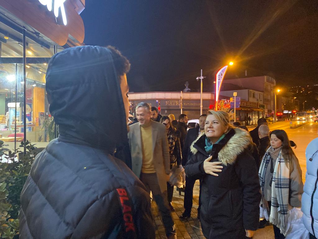 Hürriyet, bu kez Yeşilova’da servis bekleyen emekçilerle buluştu (3)