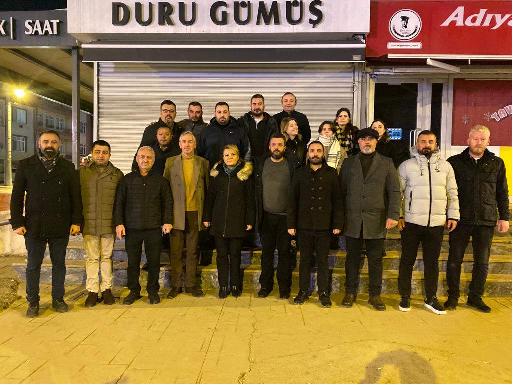 Hürriyet, bu kez Yeşilova’da servis bekleyen emekçilerle buluştu (8)