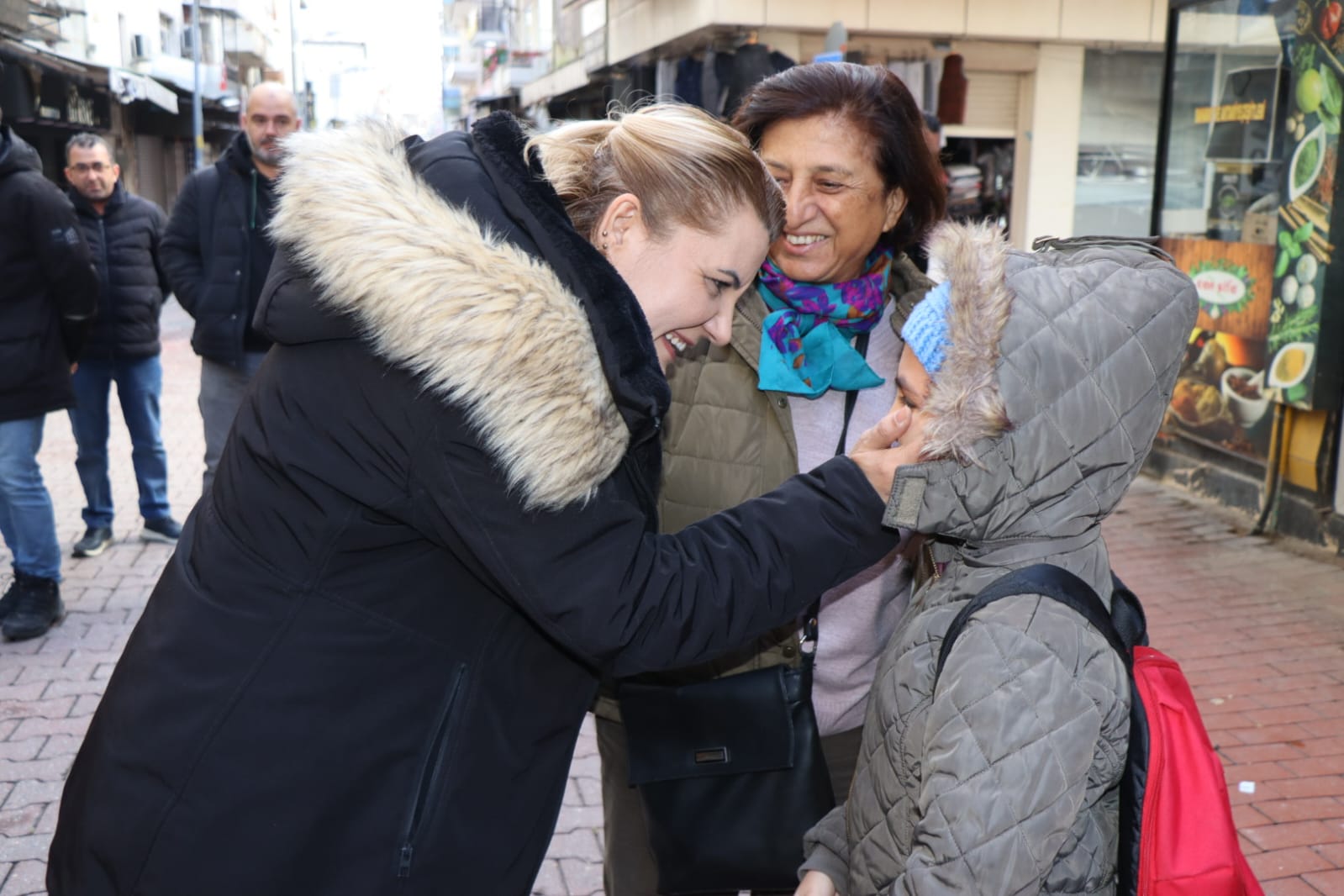 Izmit Belediyesi Akça Camii Caddesini öz kaynaklariyla yeniliyor (12)