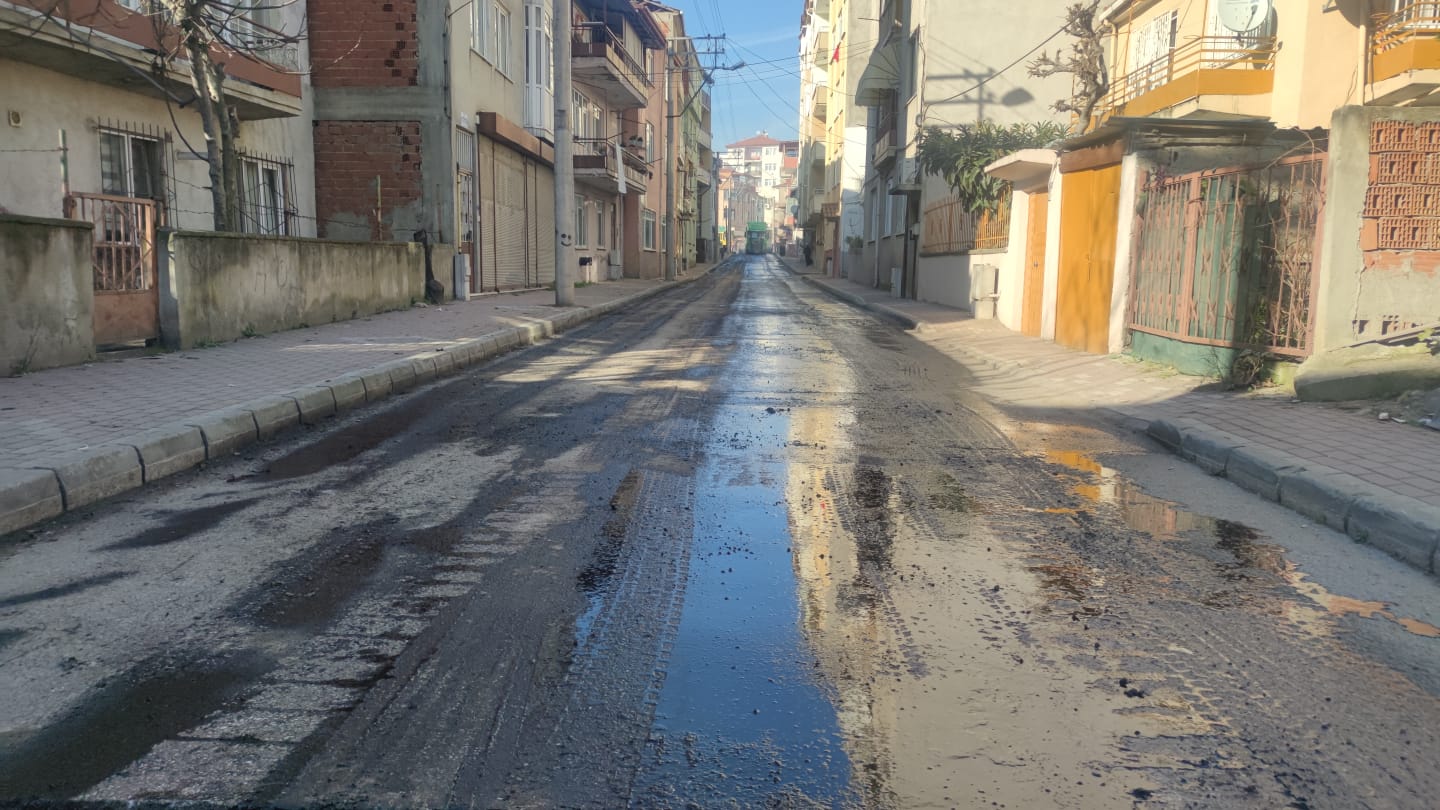 Izmit Belediyesi, Mehmet Ali Pasa'da ayni anda 4 sokagi yeniliyor (2)