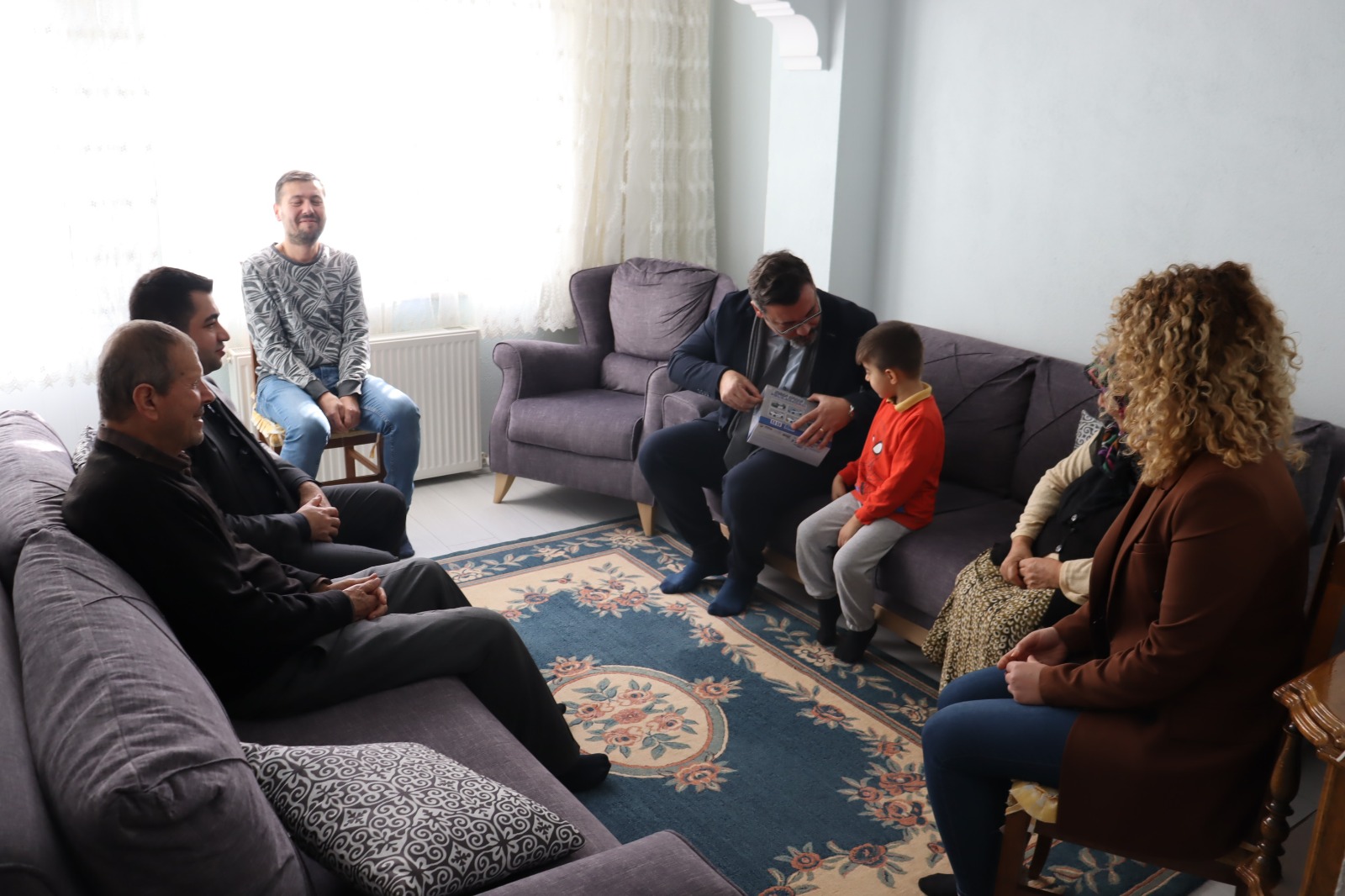 İzmit Belediyesi, gazilere saygı ve minnet duygularını sunmayı sürdürüyor (5)