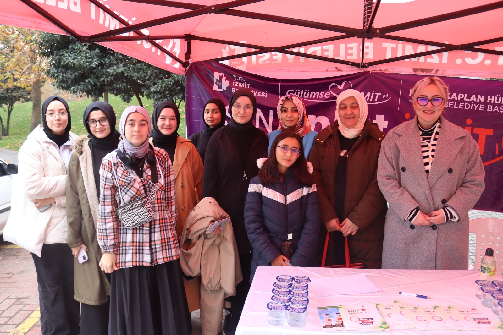 İzmit Belediyesi ‘Sen Anlat İzmit’ ile Kadıköy Mahalle sakinlerini dinledi (7)