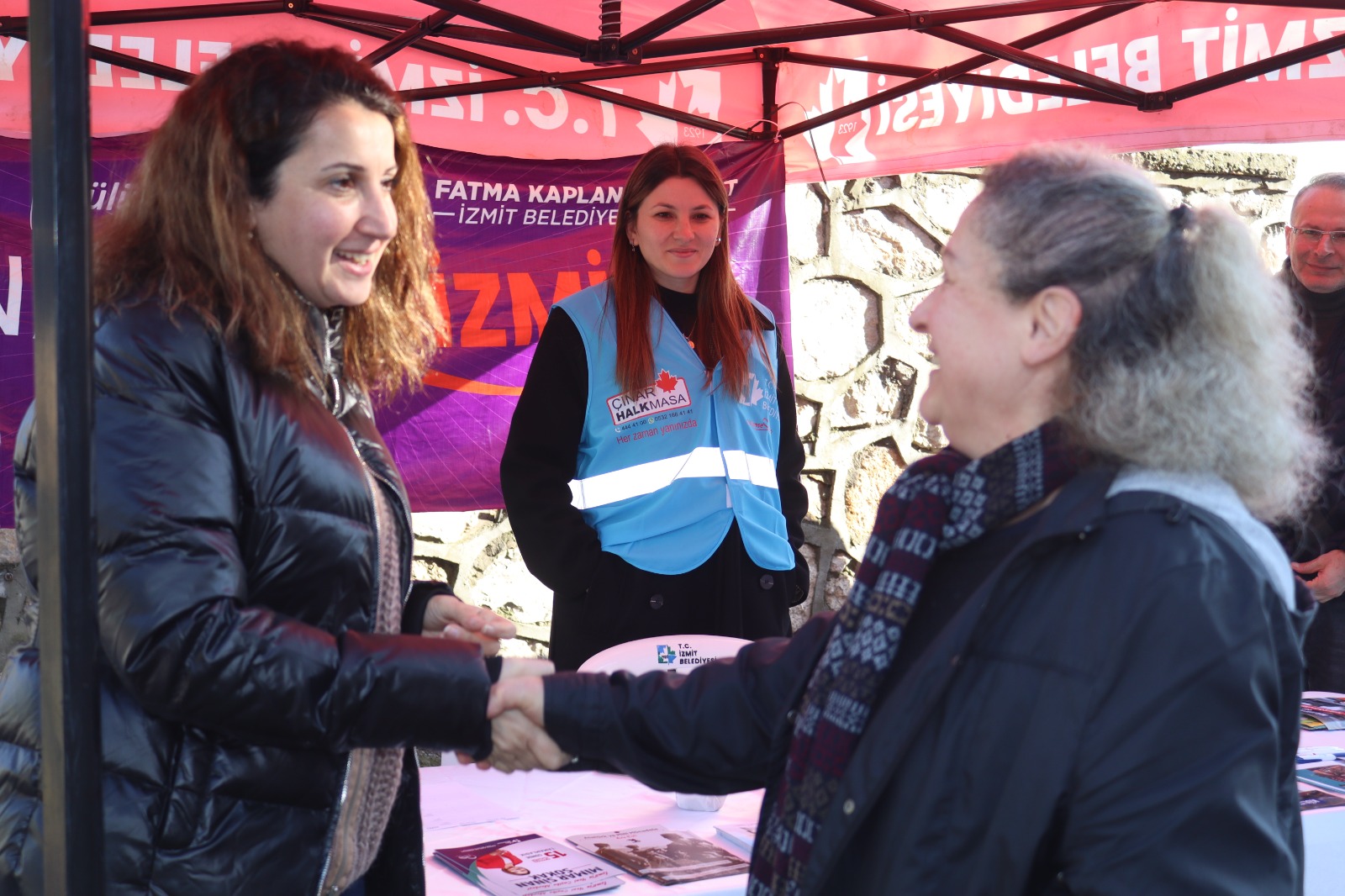 İzmit Belediyesi ‘Sen Anlat İzmit’ ile Turgut Mahalle sakinlerini dinledi (10)