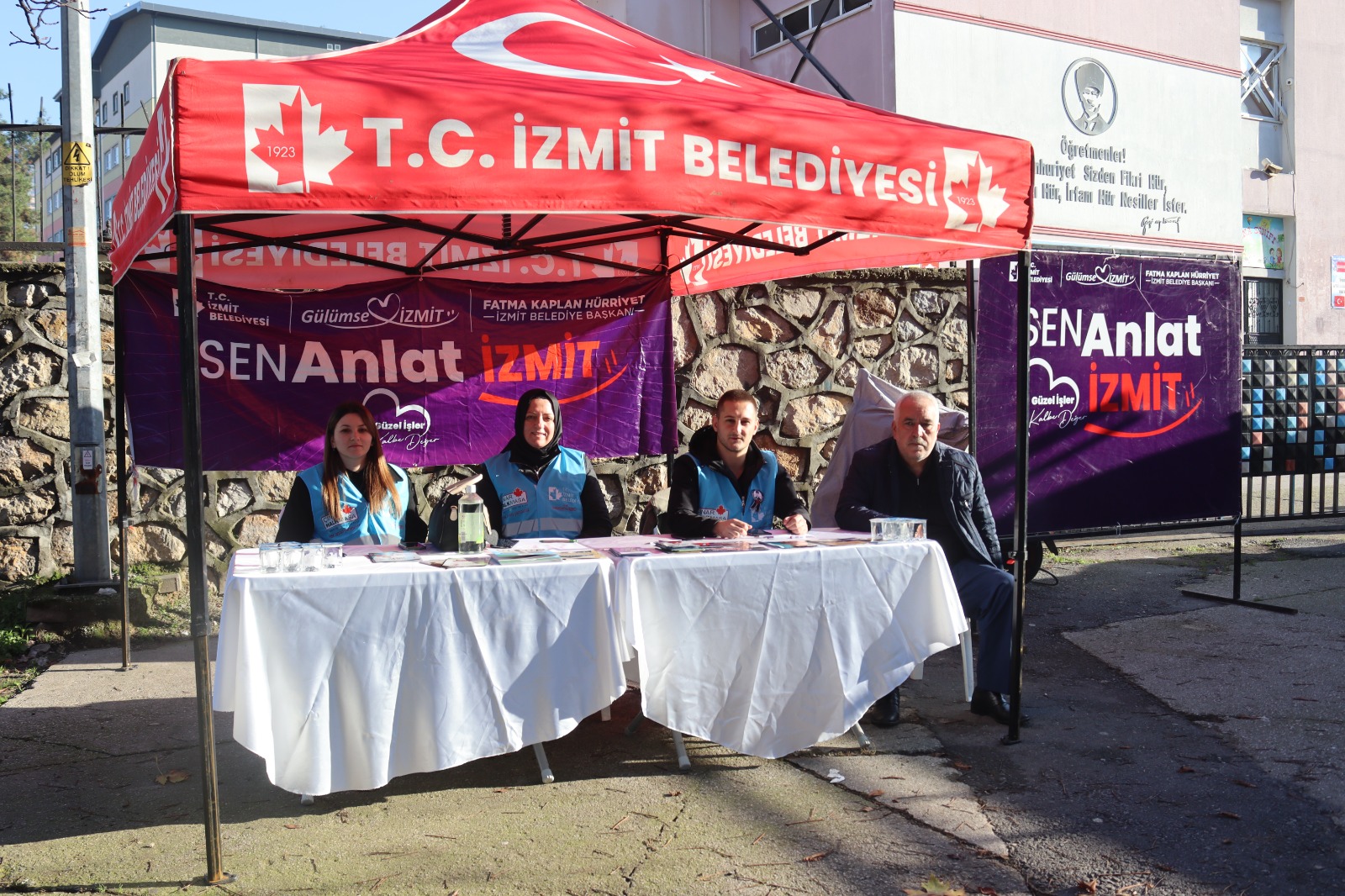 İzmit Belediyesi ‘Sen Anlat İzmit’ ile Turgut Mahalle sakinlerini dinledi (7)