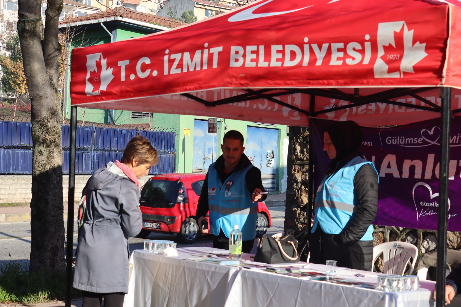 İzmit Belediyesi ‘Sen Anlat İzmit’ ile Turgut Mahalle sakinlerini dinledi (9)