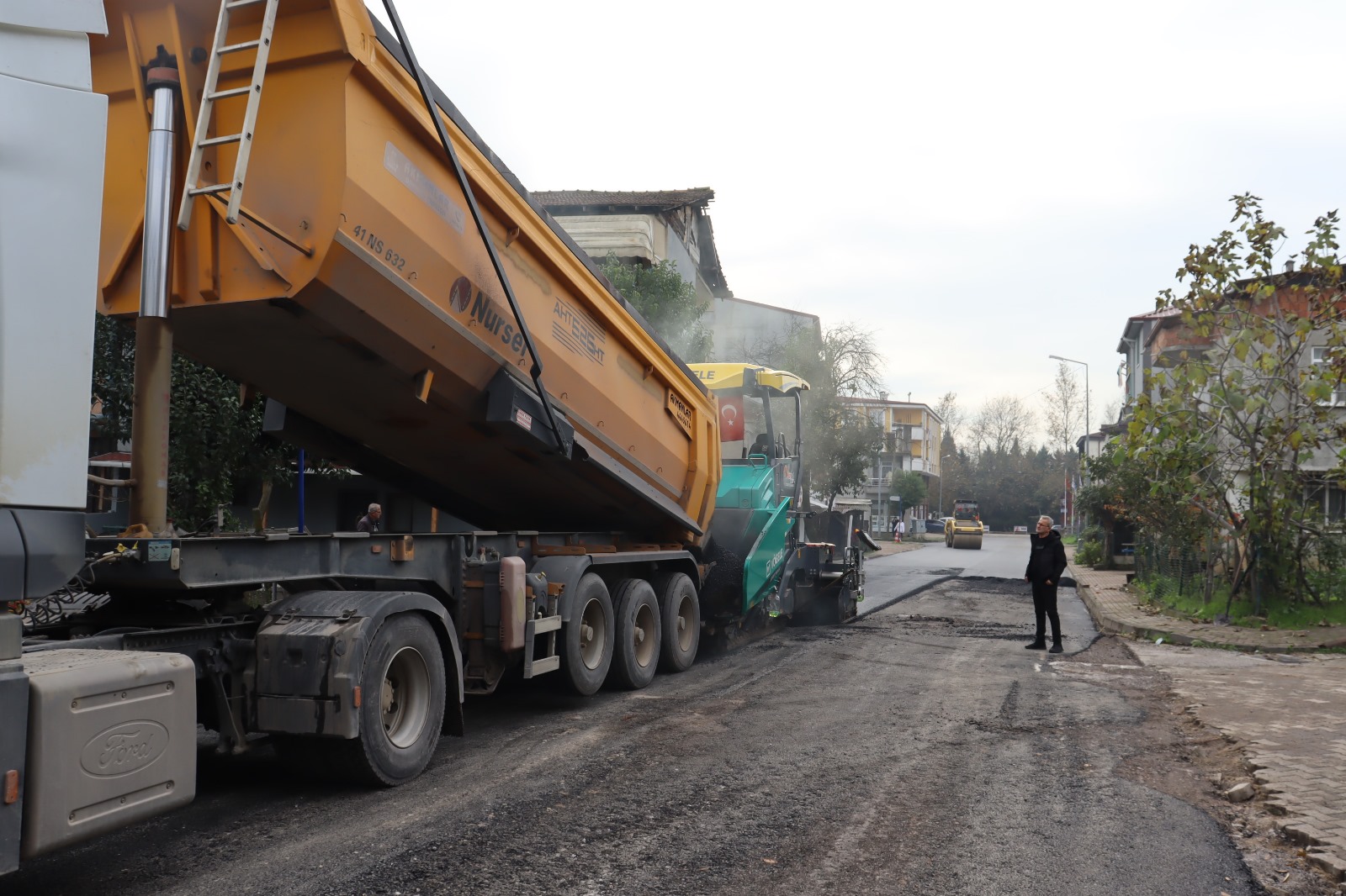 Izmit Belediyesinden Alikahya'da asfalt seferberligi (5)