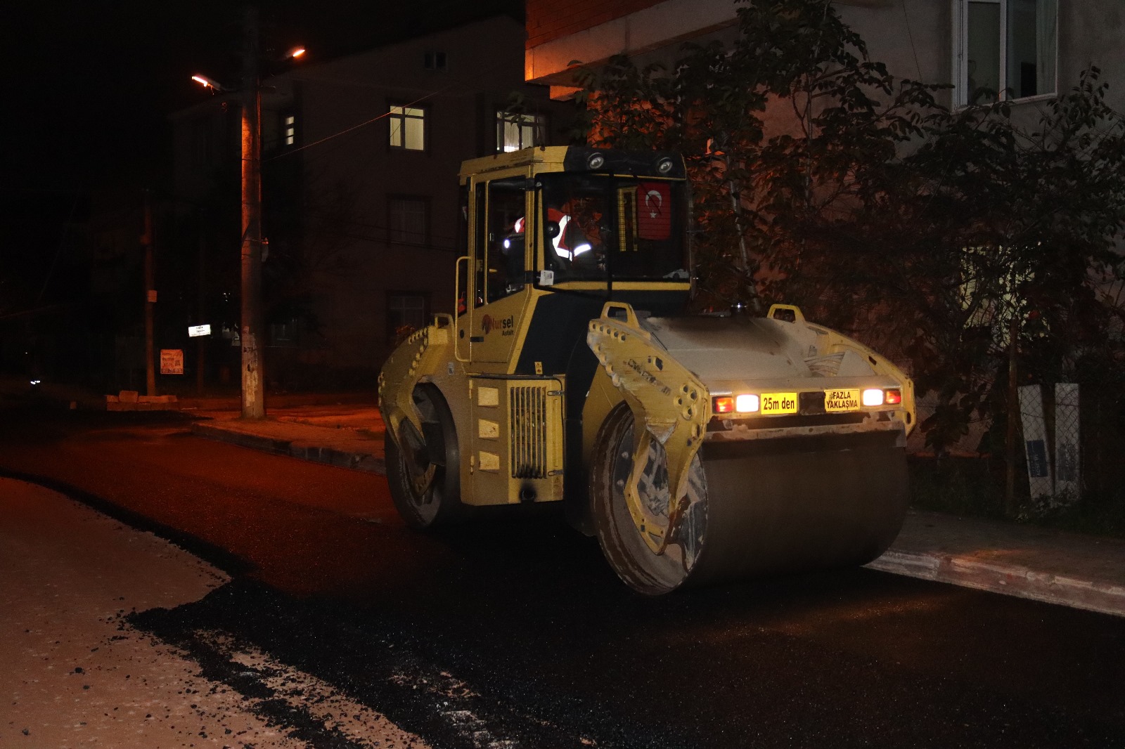 Izmit Belediyesinden Alikahya'da asfalt seferberligi (6)
