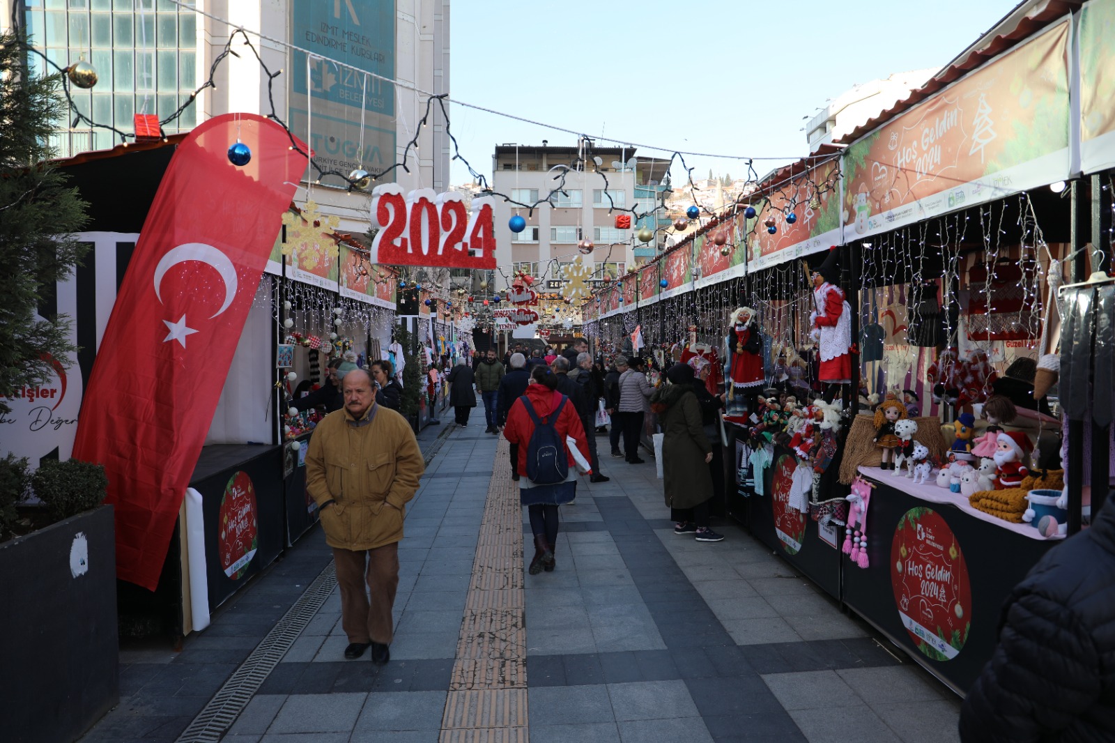 İzmit Belediyesinin gelenekselleşen Yılbaşı Pazarı tüm İzmitlileri bekliyor (6)
