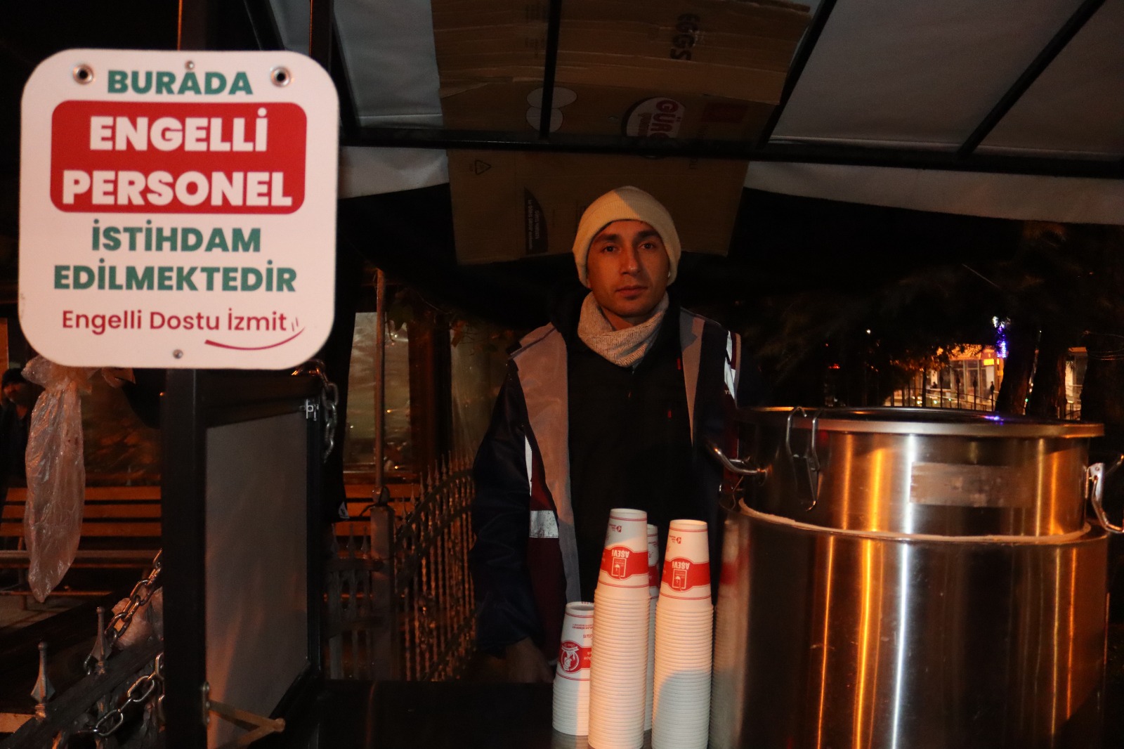 İzmit Belediyesinin sıcak çorba hizmeti vatandaşların içini ısıtıyor (1)