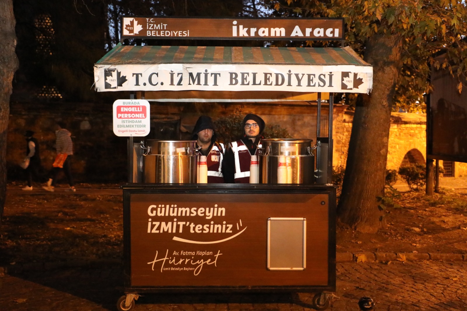 İzmit Belediyesinin sıcak çorba hizmeti vatandaşların içini ısıtıyor (6)