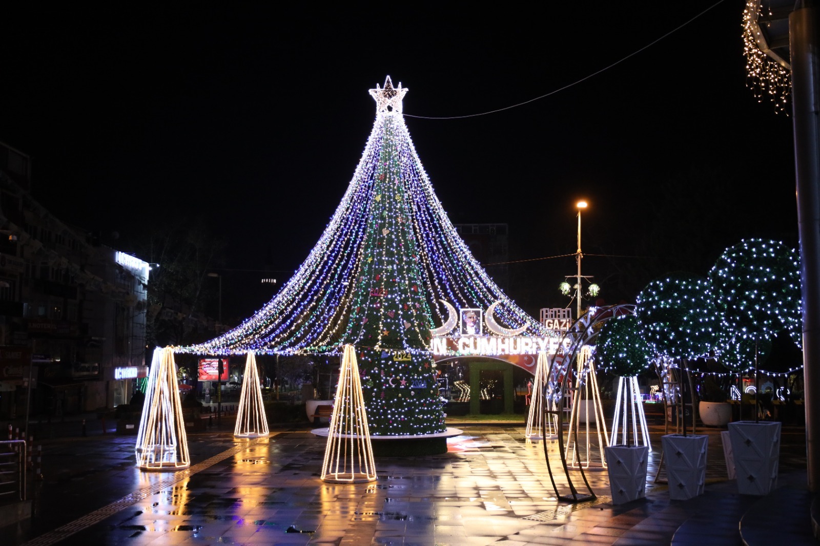 Izmit Bu yilbasinda da isil isil (6)