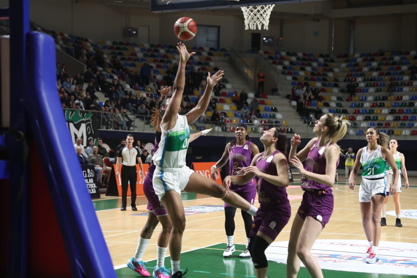 İzmit’in Perileri Galatasaray’ı farklı geçti 93-79 (2)