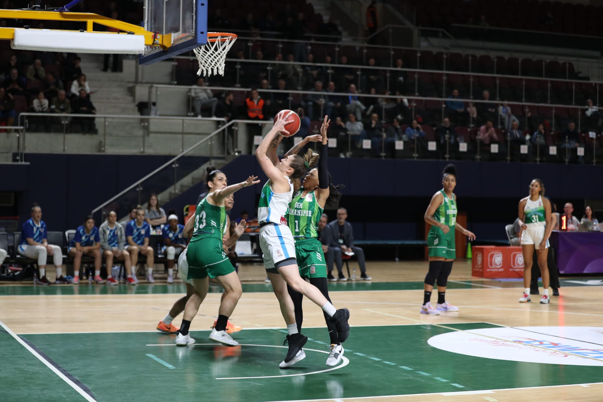 İzmit’in Perileri, nefes kesen maçta Ormanspor’u 69-65 mağlup etti (8)