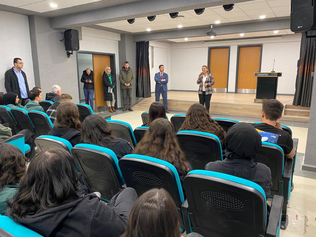 Uluğbey Anadolu Lisesi (4)