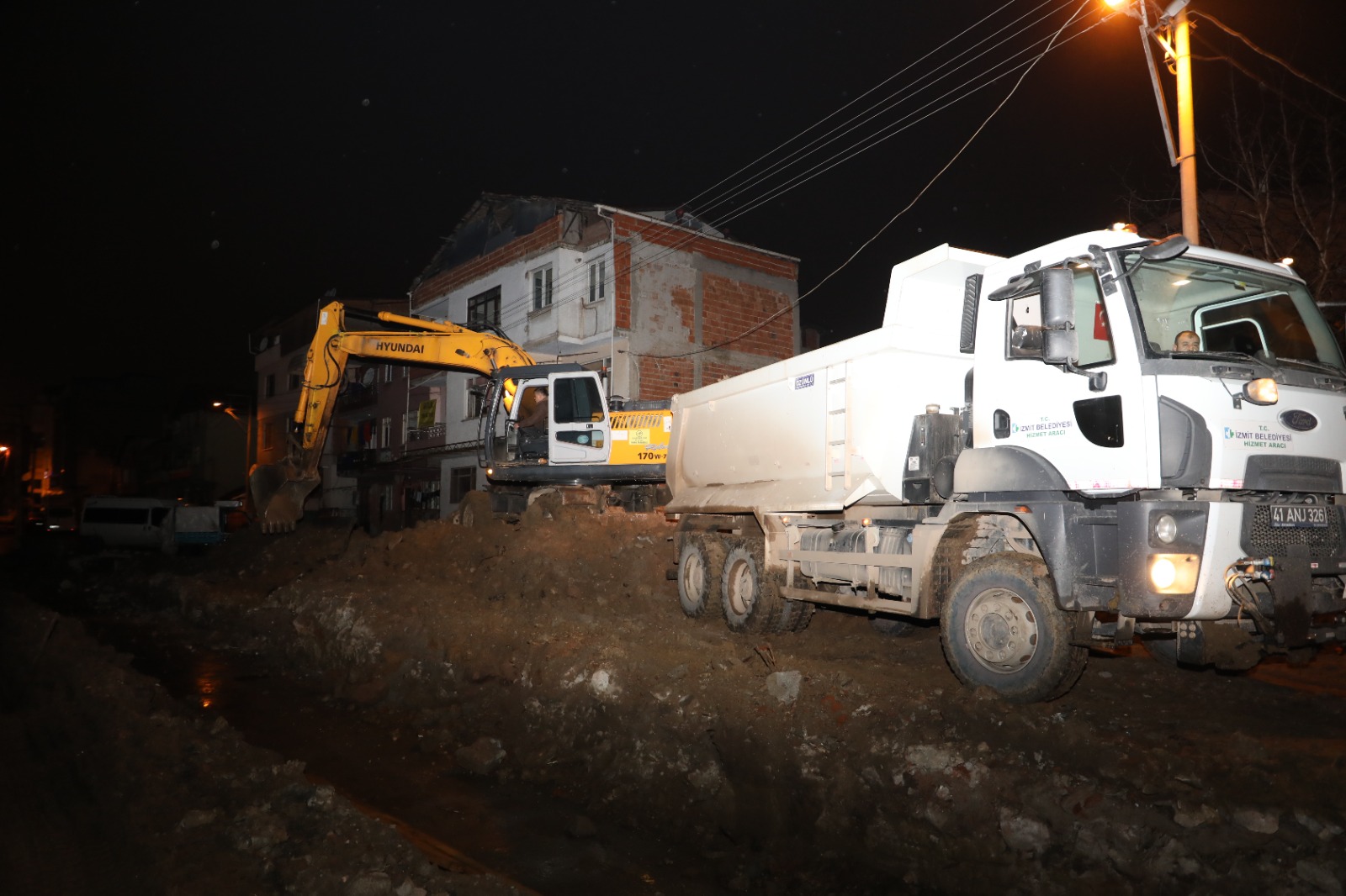 Yarım asırlık sorunun çözüldüğü Paşa’da üst yapı çalışmaları başladı (2)