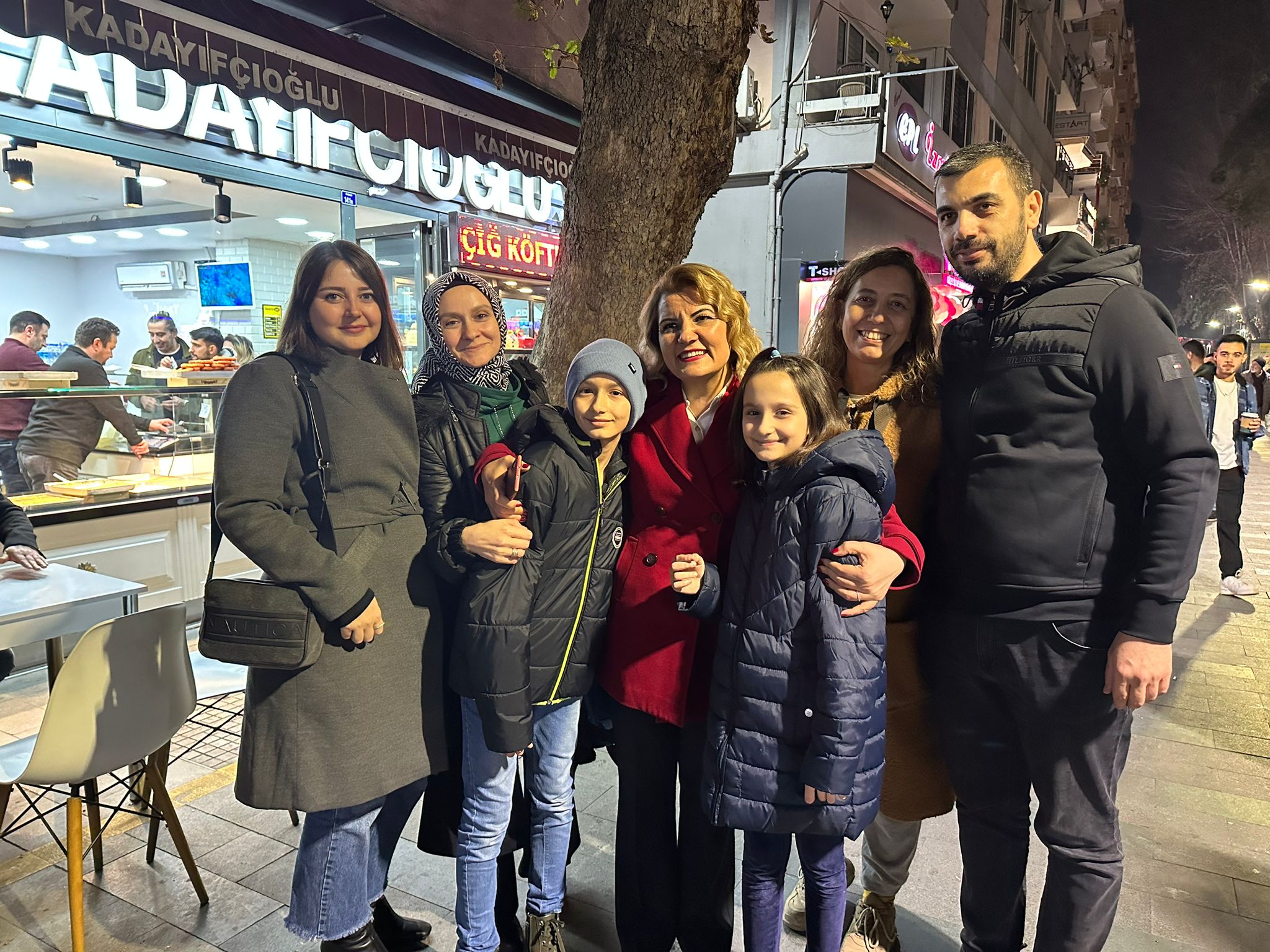 Baskan Hürriyet, 2024e saatler kala esnaf ve vatandaslara iyi yillar diledi (5)