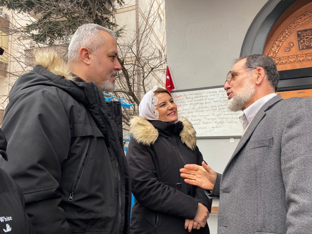 Başkan Hürriyet, Yenimahalle Oğuz Camii cemaatine hayırlı cumalar diledi (7)