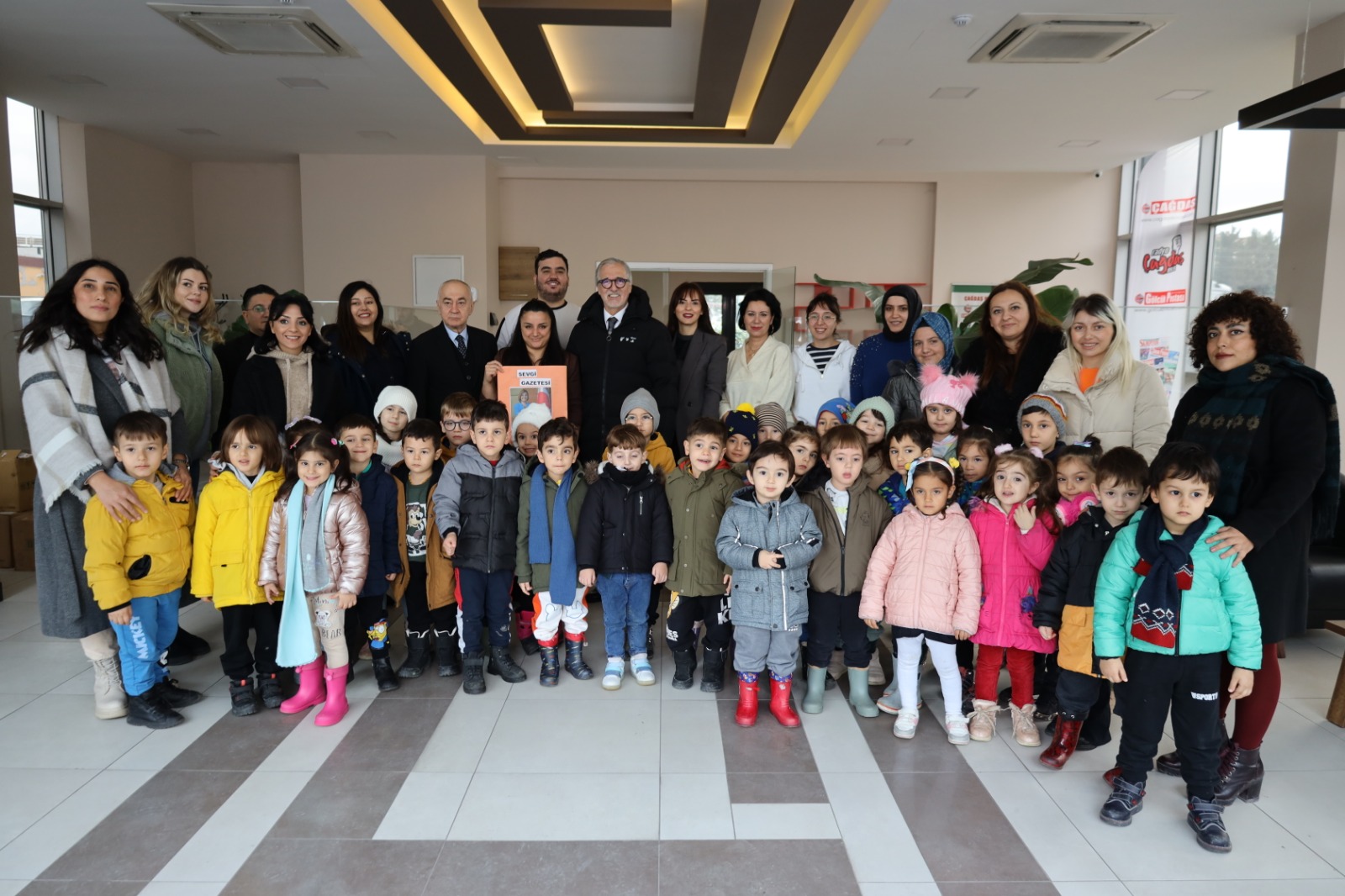 Çınar Çocuk Evinin miniklerinden gazetecilere ziyaret (7)