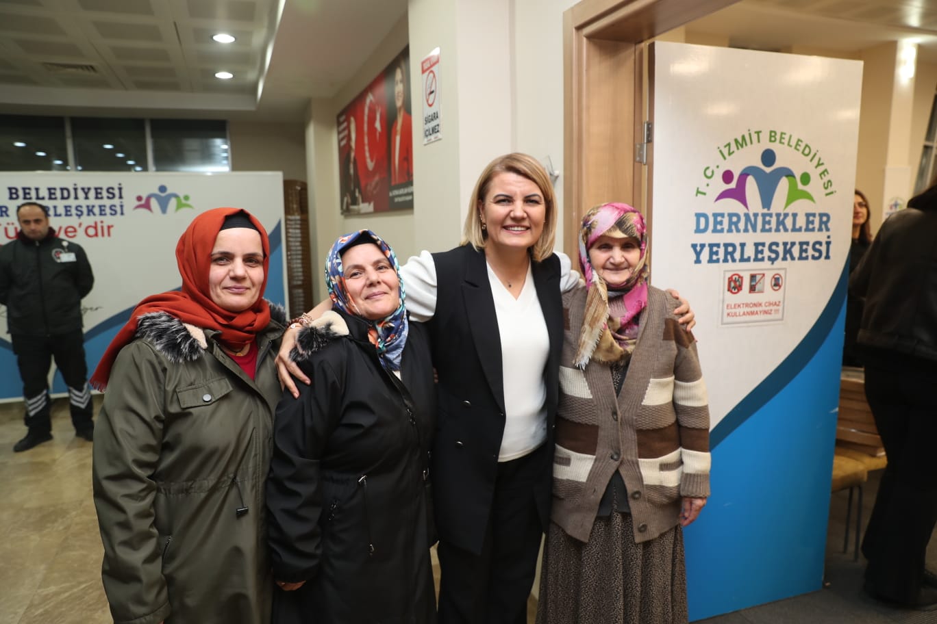Hürriyet Kent esnafi kazansin diye var gücümüzle çalismaya devam edecegiz (11)