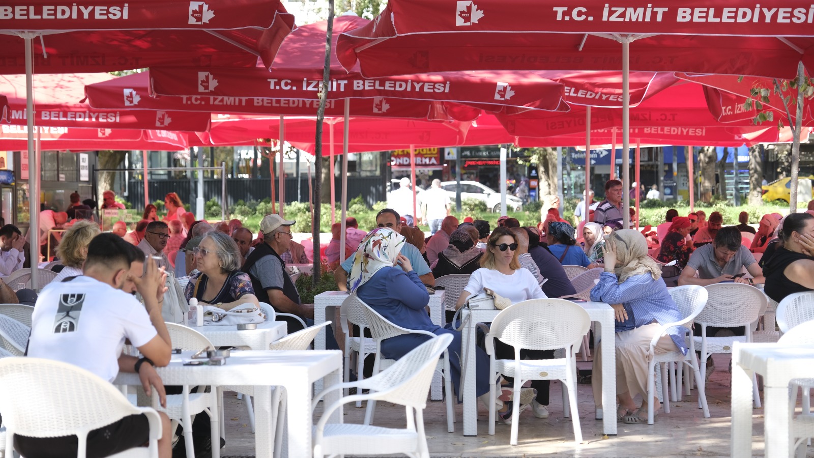 İzmit Belediye Fen İşleri Müdürlüğü 2023’te de kente estetik getirdi (11)