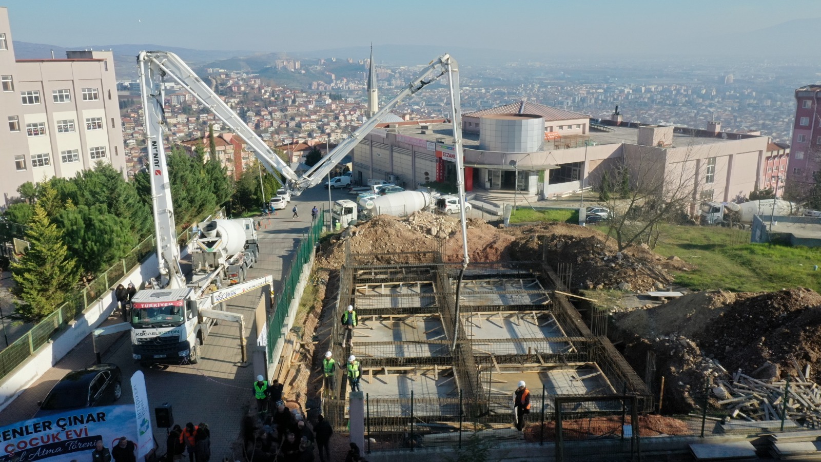 İzmit Belediye Fen İşleri Müdürlüğü 2023’te de kente estetik getirdi (19)