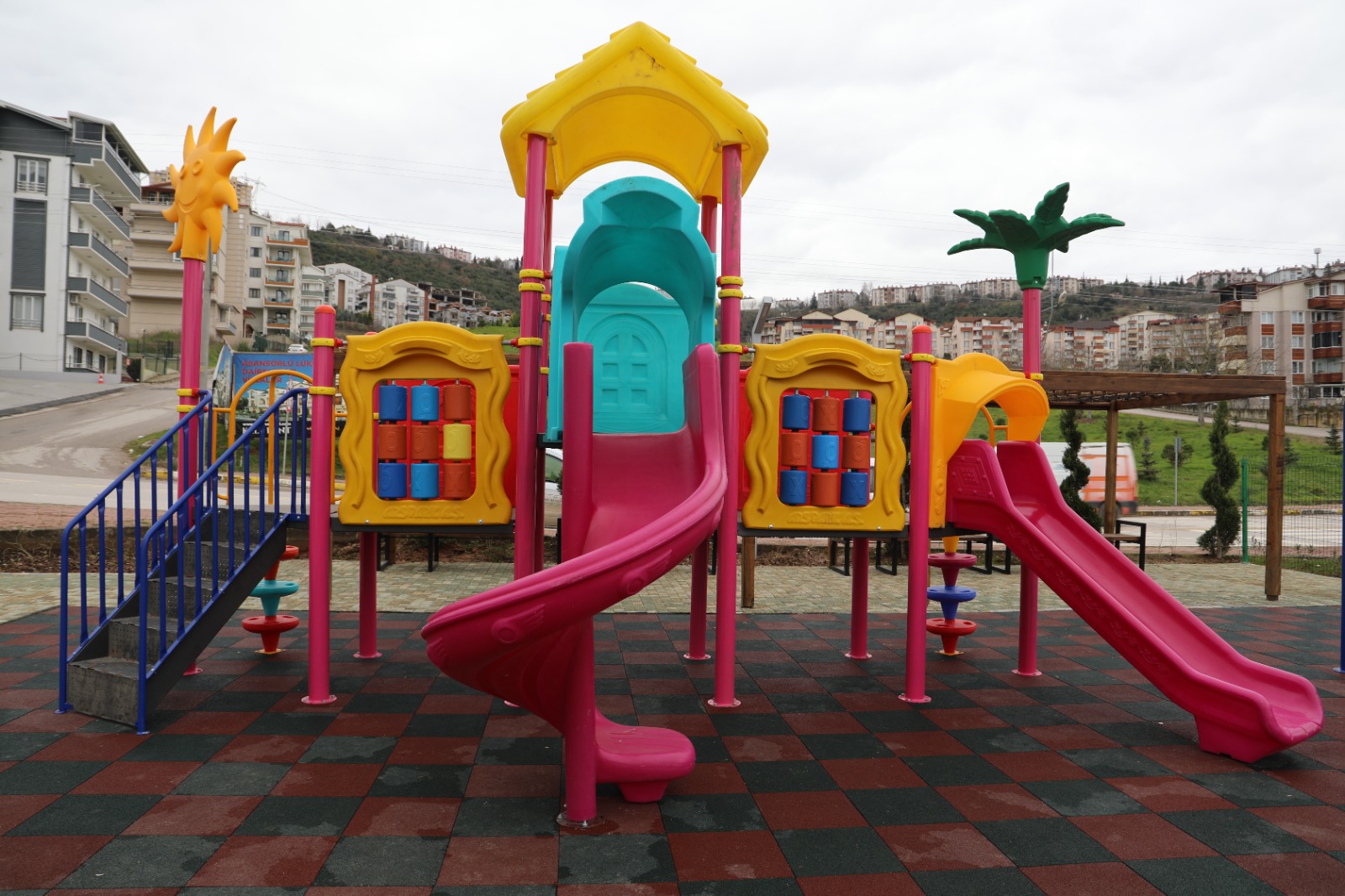 İzmit Belediyesi 100. Yıl Hatıra Ormanına Park ve Yürüyüş Yolu kazandırdı (2)