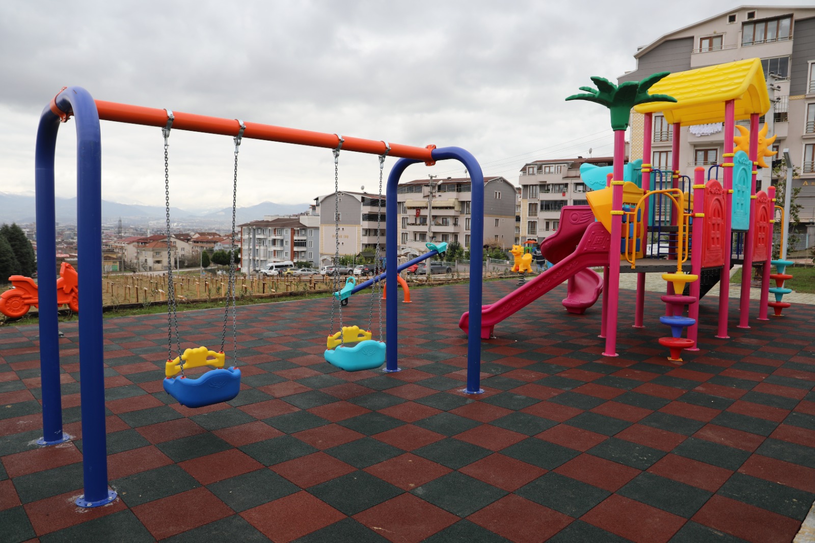 İzmit Belediyesi 100. Yıl Hatıra Ormanına Park ve Yürüyüş Yolu kazandırdı (3)