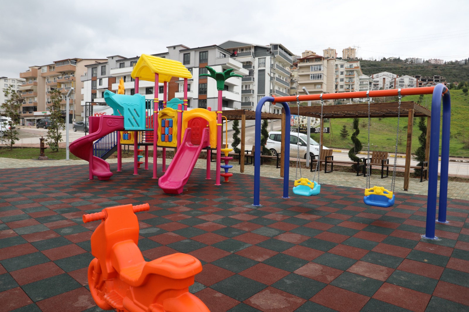 İzmit Belediyesi 100. Yıl Hatıra Ormanına Park ve Yürüyüş Yolu kazandırdı (4)