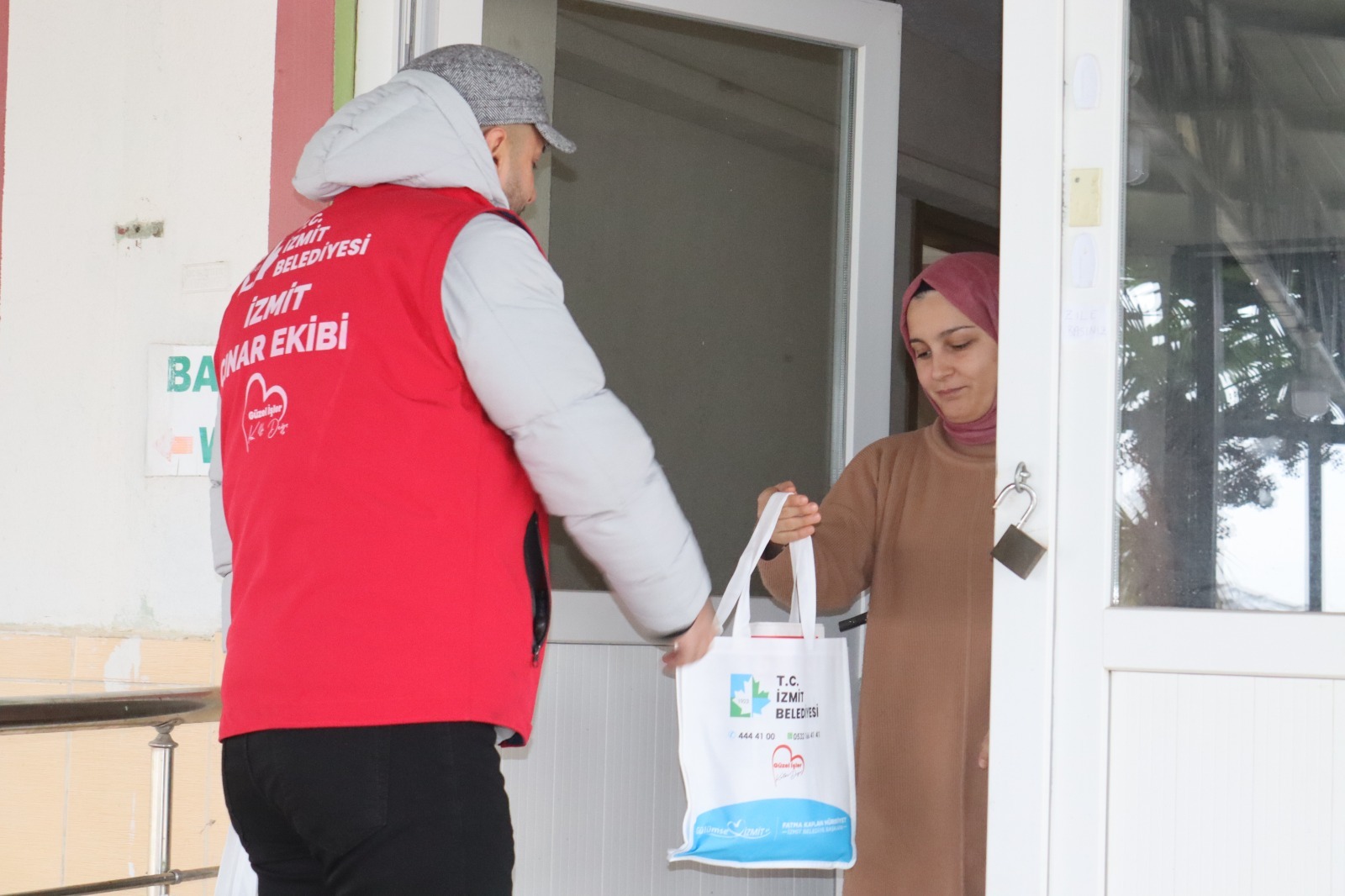 İzmit Belediyesi Çınar Ekibi köy ziyaretlerine devam ediyor (7)