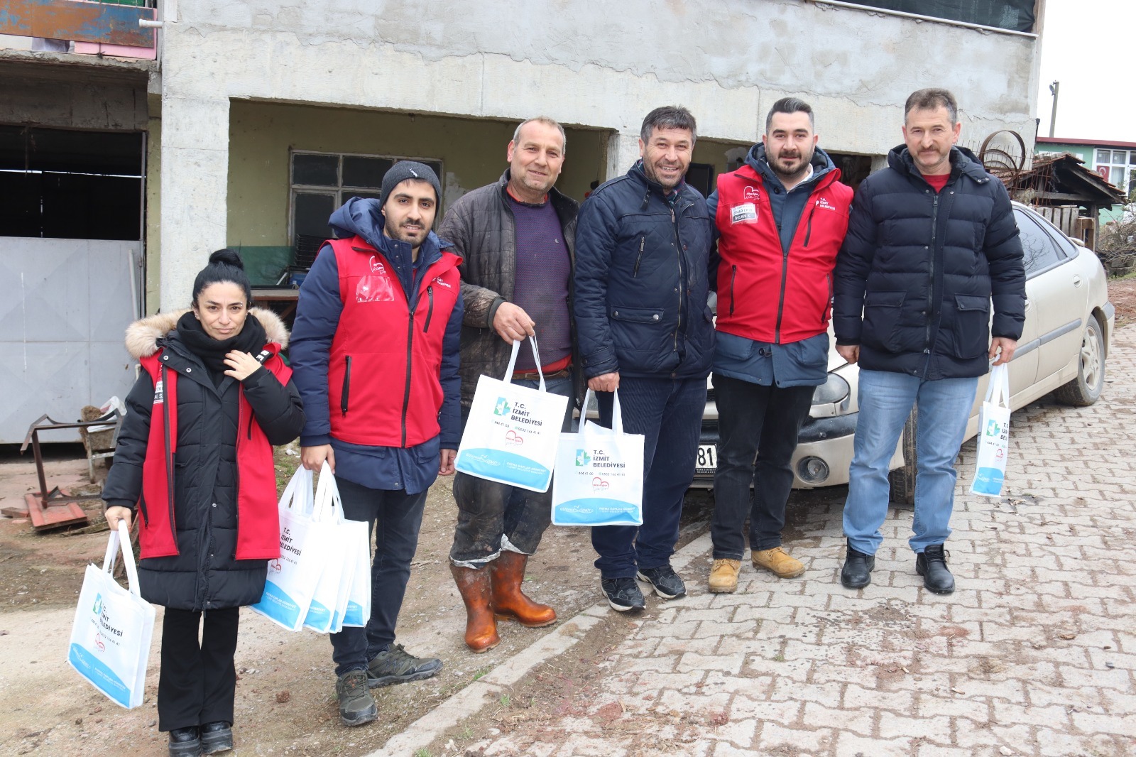 İzmit Belediyesi Çınar Ekibi köy ziyaretlerine devam ediyor (8)