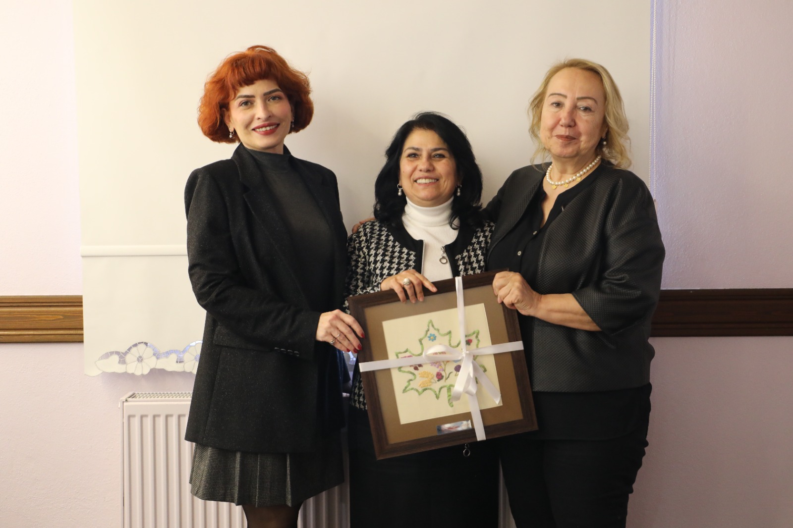 İzmit Belediyesi Yaratıcı Yazarlık Atölyesi meyvelerini topluyor (4)