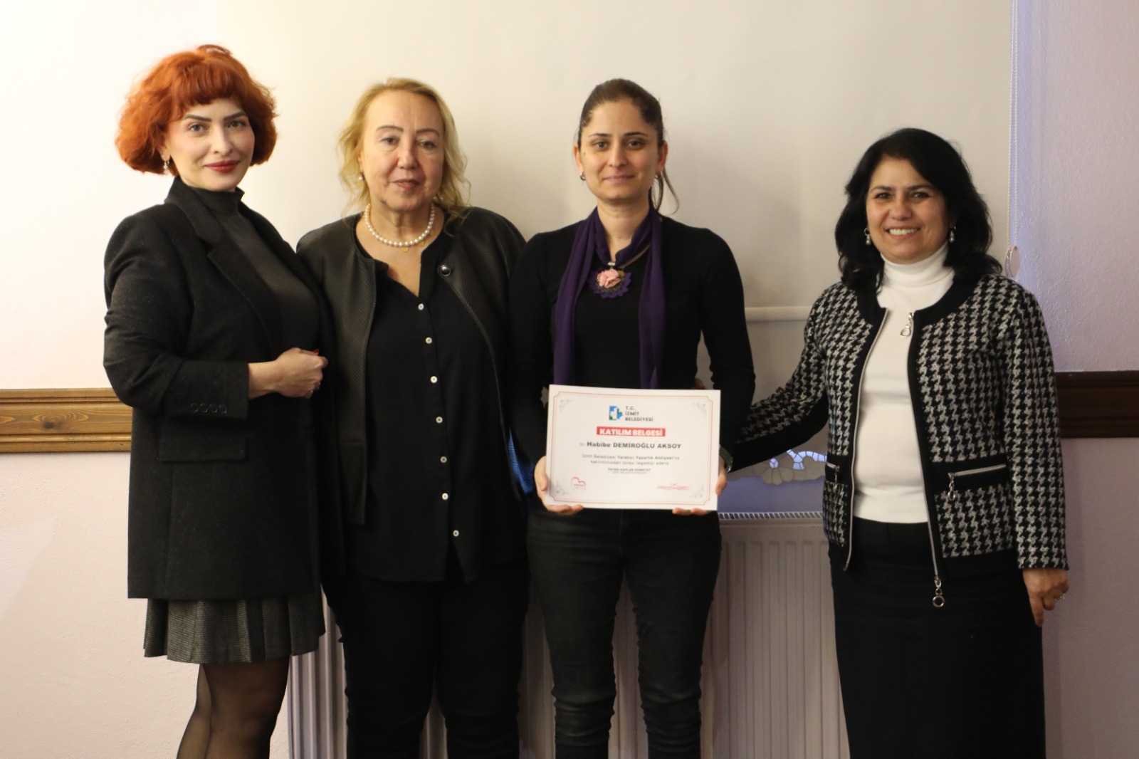 İzmit Belediyesi Yaratıcı Yazarlık Atölyesi meyvelerini topluyor (5)
