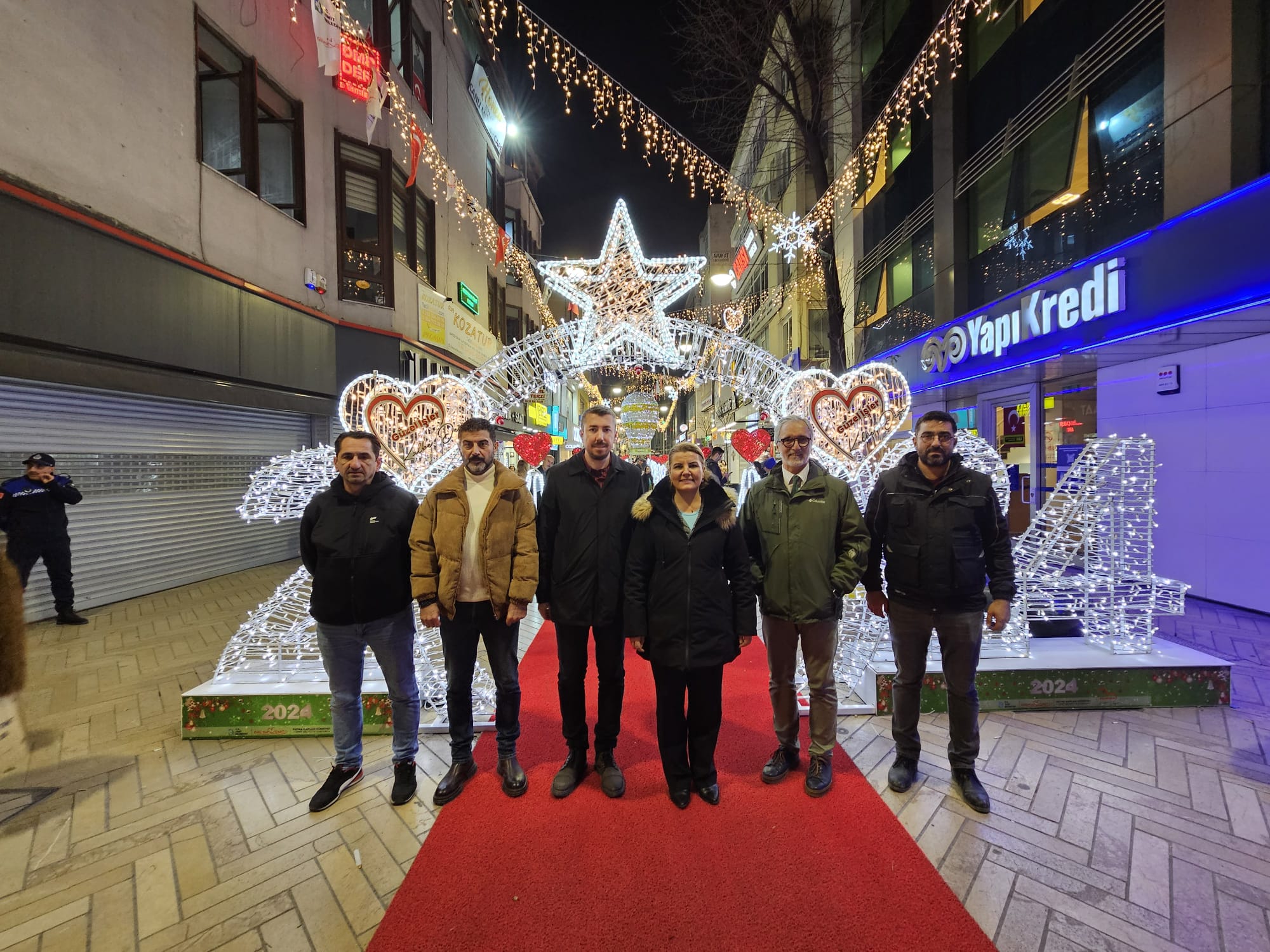 Izmit Belediyesi vatandasin ayagina kirmizi hali serdi (2)