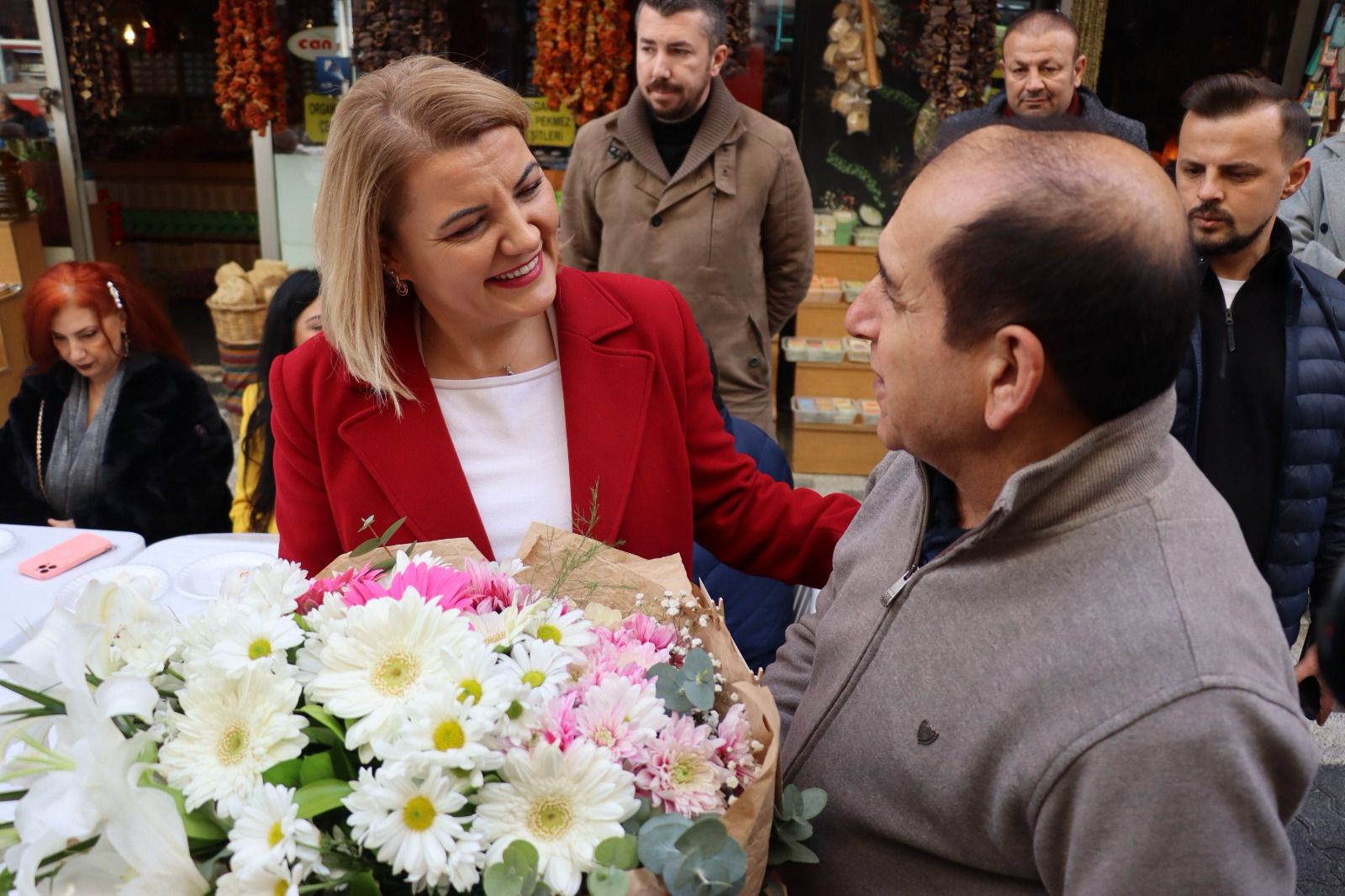 İzmit Belediyesi yılların sorunlarını çözüme kavuşturmaya devam ediyor! (5)